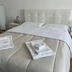 Cavour16 Rent Bedrooms Alojamento de Acomodação e Pequeno-almoço