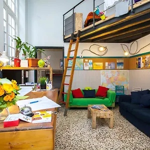 Ostellin Albergue